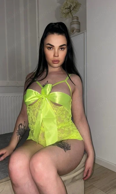 Roxy, Poze Reale 100%