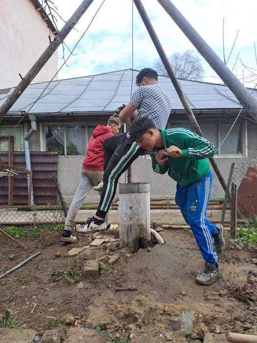Foraje puțuri apa Roata de Jos