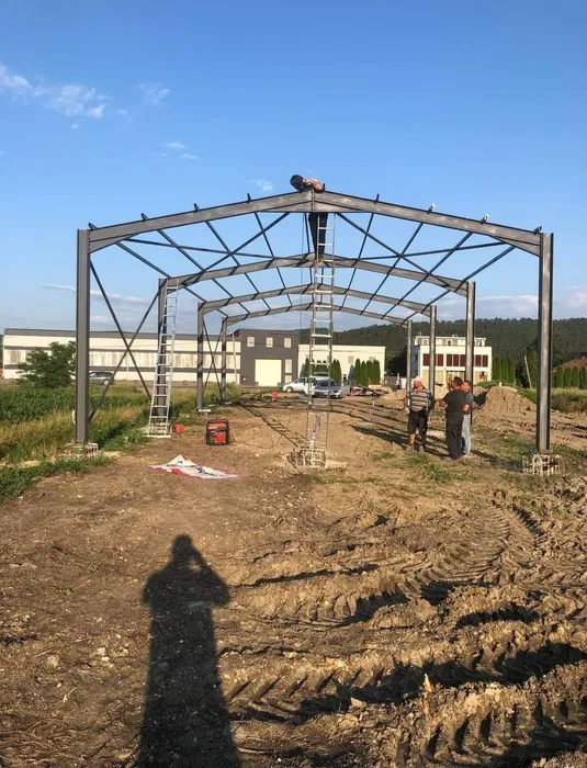 Vand hala metalica demontabila pe suruburi Berceni