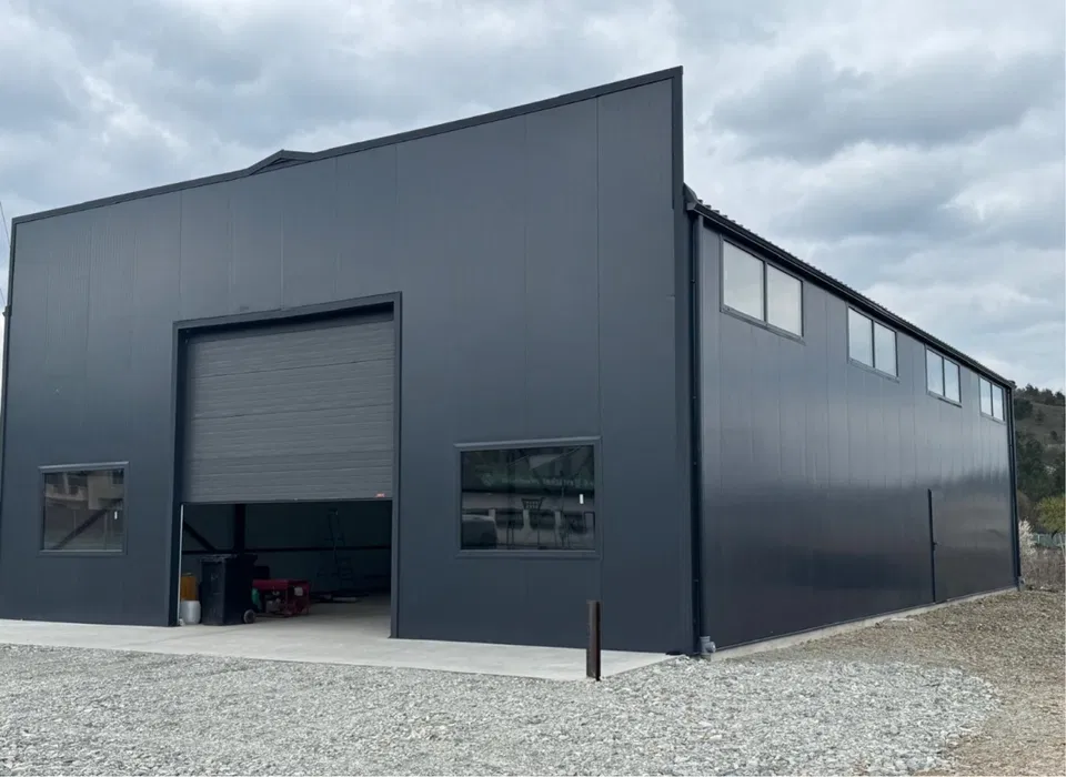 Vand Hala Metalica 10X25X4 cu panouri sandwich completa URGENT Resita